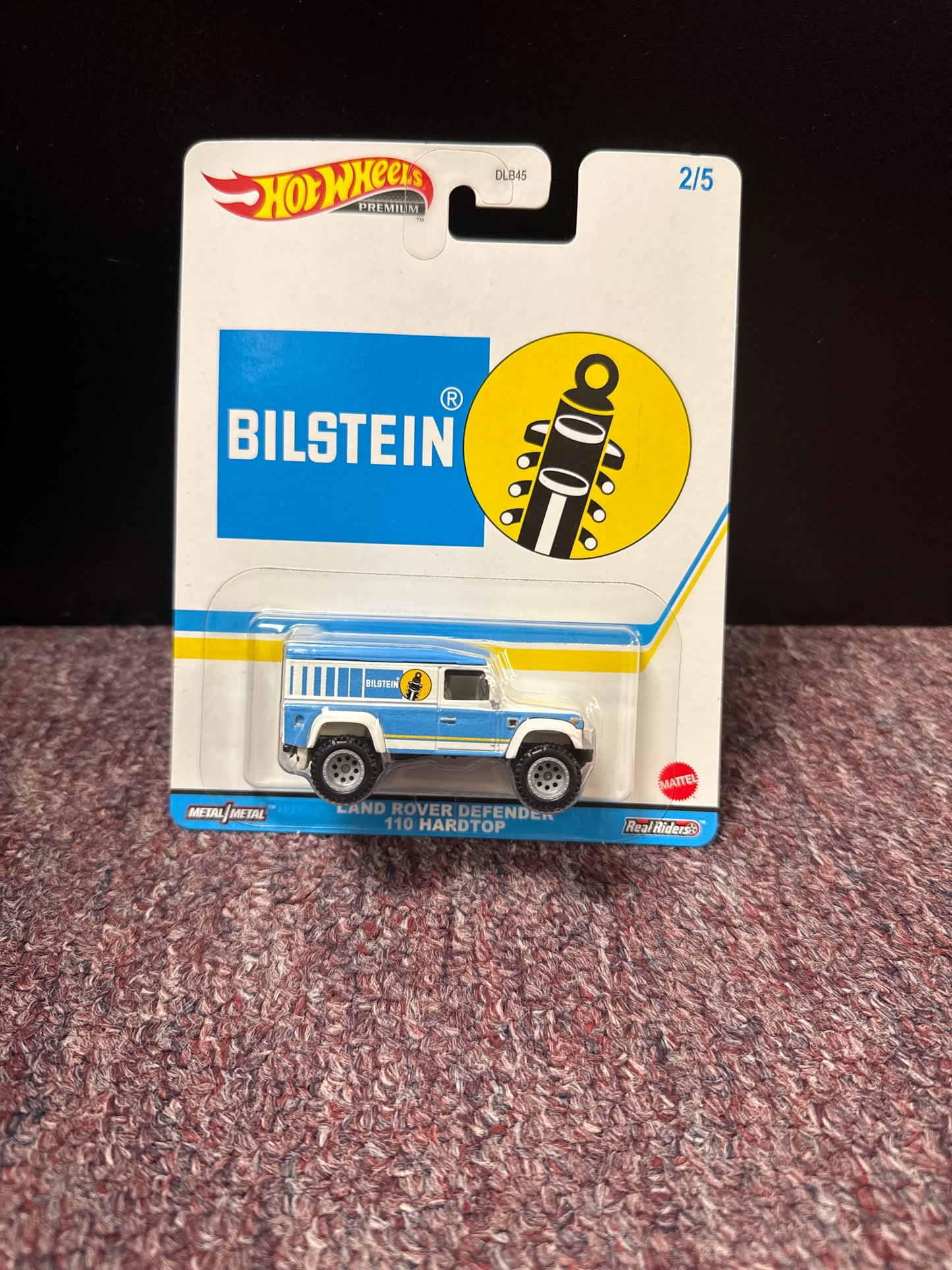 Hot Wheels Premium- Bilstein- Land Rover Defender 110 Hardtop