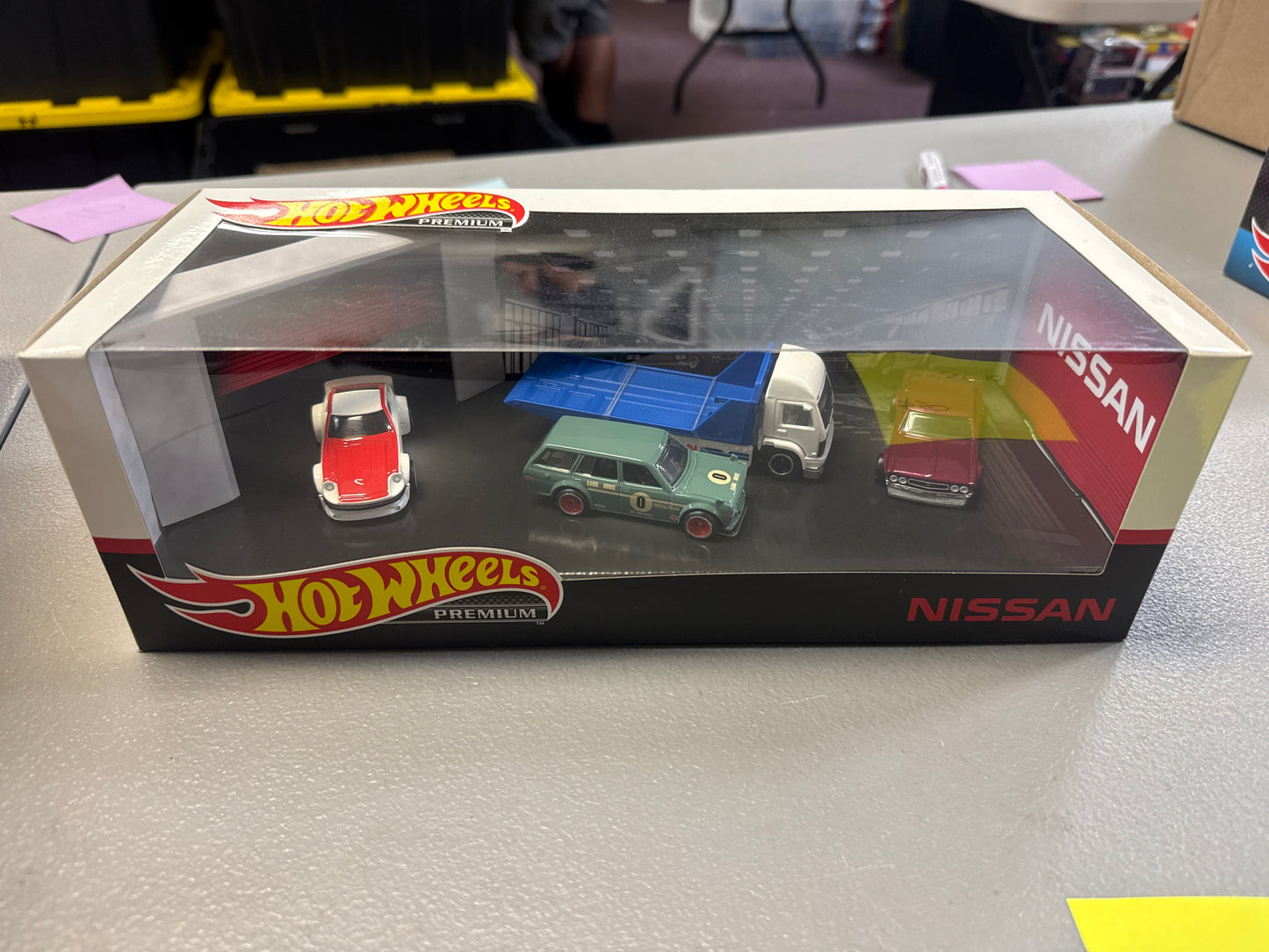 Hot Wheels Nissan Diorama