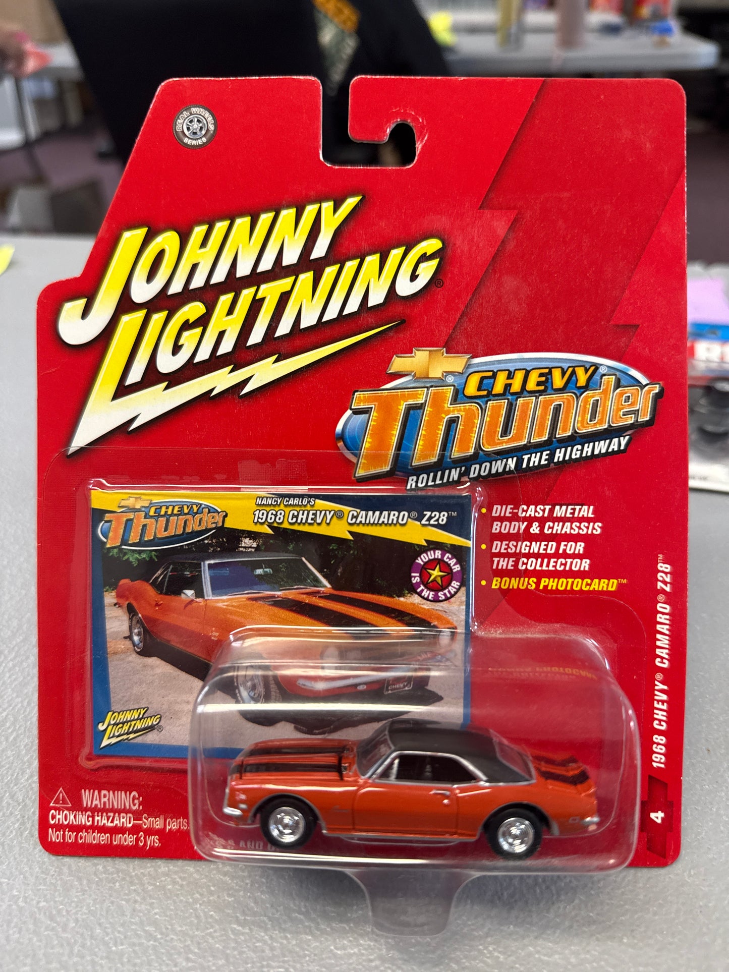 Johnny Lightning Chevy Thunder 1968 Chevy Camaro Z28