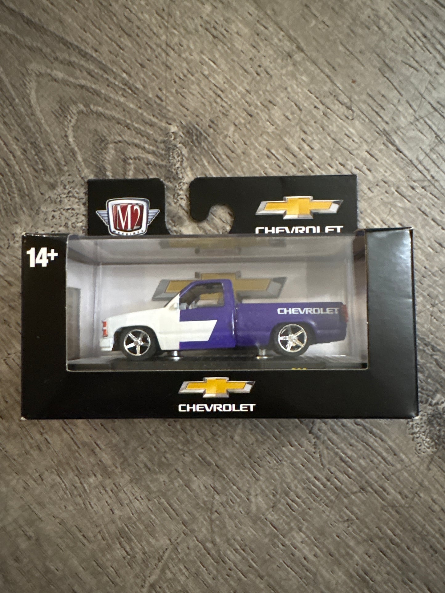 2023 M2 Machines "Chevrolet" 1990 CHEVROLET C1500 SILVERADO PU #R80