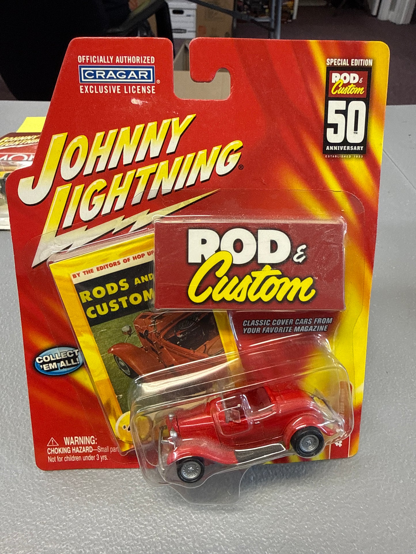 Johnny Lightning Rod & Custom #4 1932 Ford HiBoy