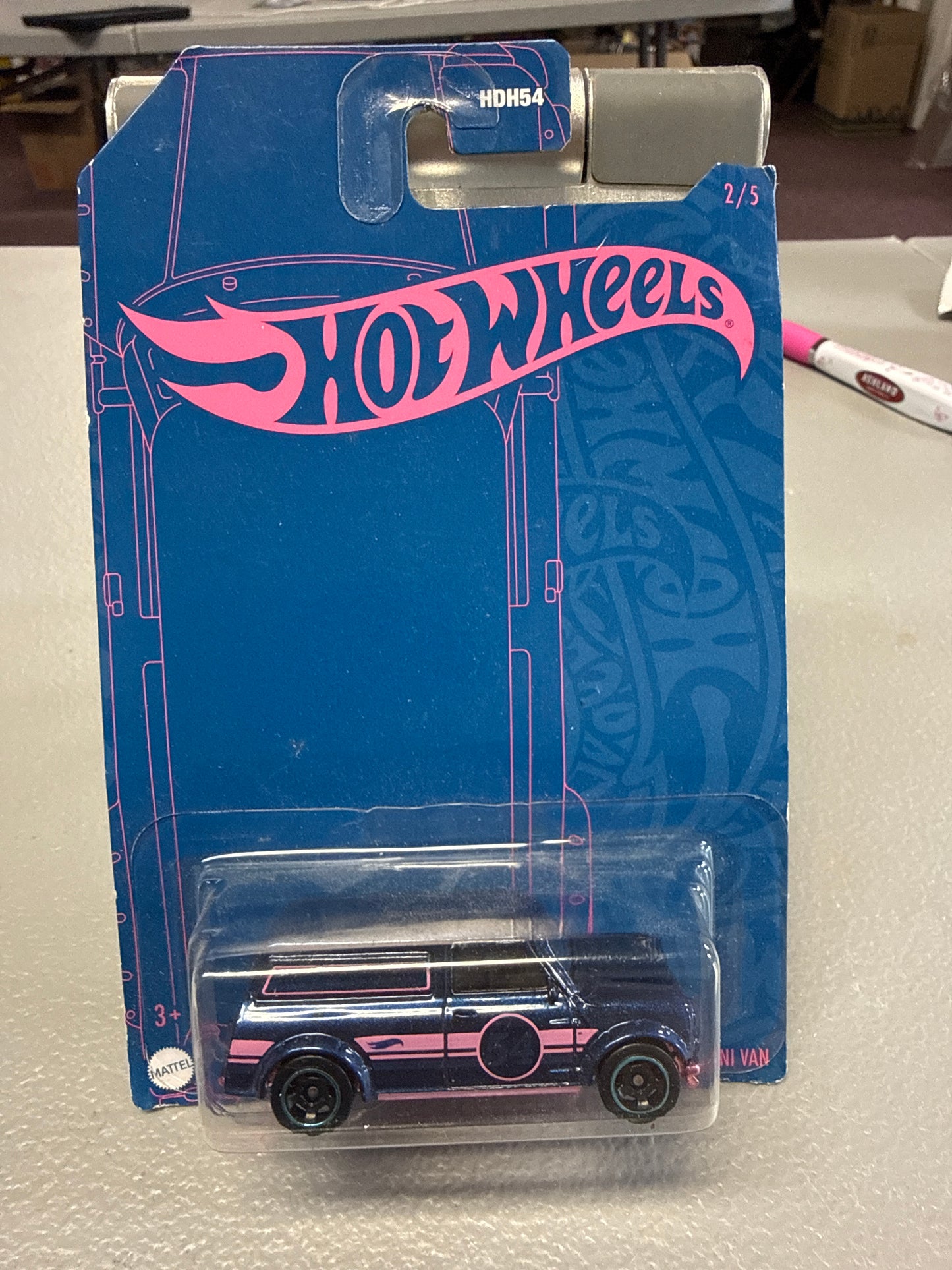 Hot Wheels ‘67 Austin Mini Van