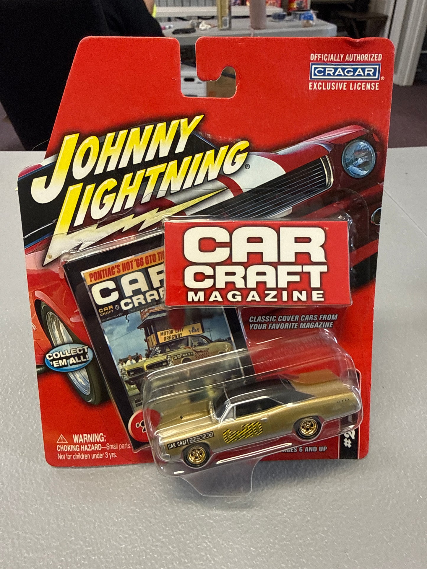 Johnny Lightning Car Craft #2 1967 Pontiac GTO