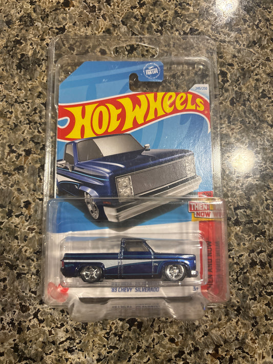 Hot Wheels ‘83 Chevy Silverado Super Treasure Hunt