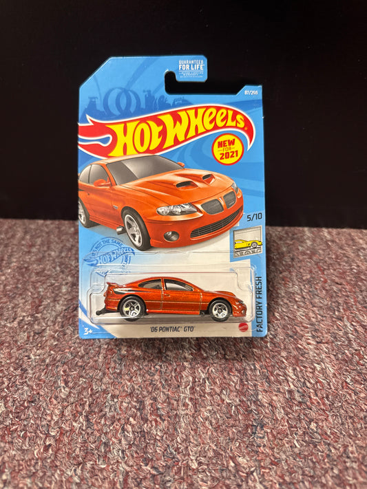 HOT WHEELS 06 PONTIAC GTO