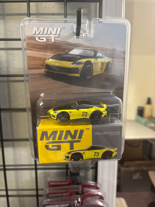 Mini GT 1:64 Nissan Z LB NATION WORKS Ikazuchi Yellow #826