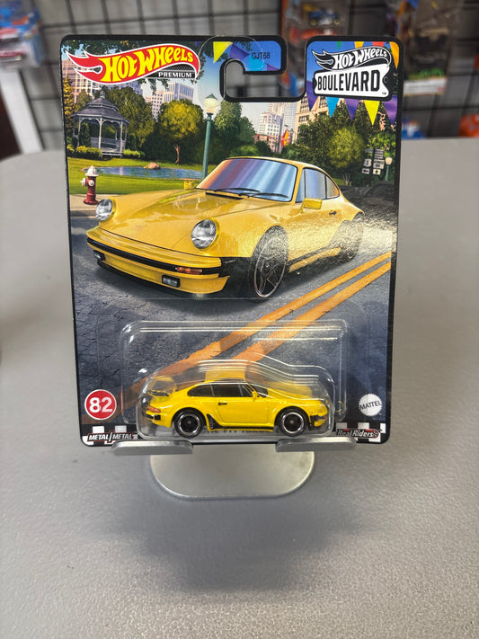 Hot Wheels Boulevard #82 Porsche 911 Turbo 930