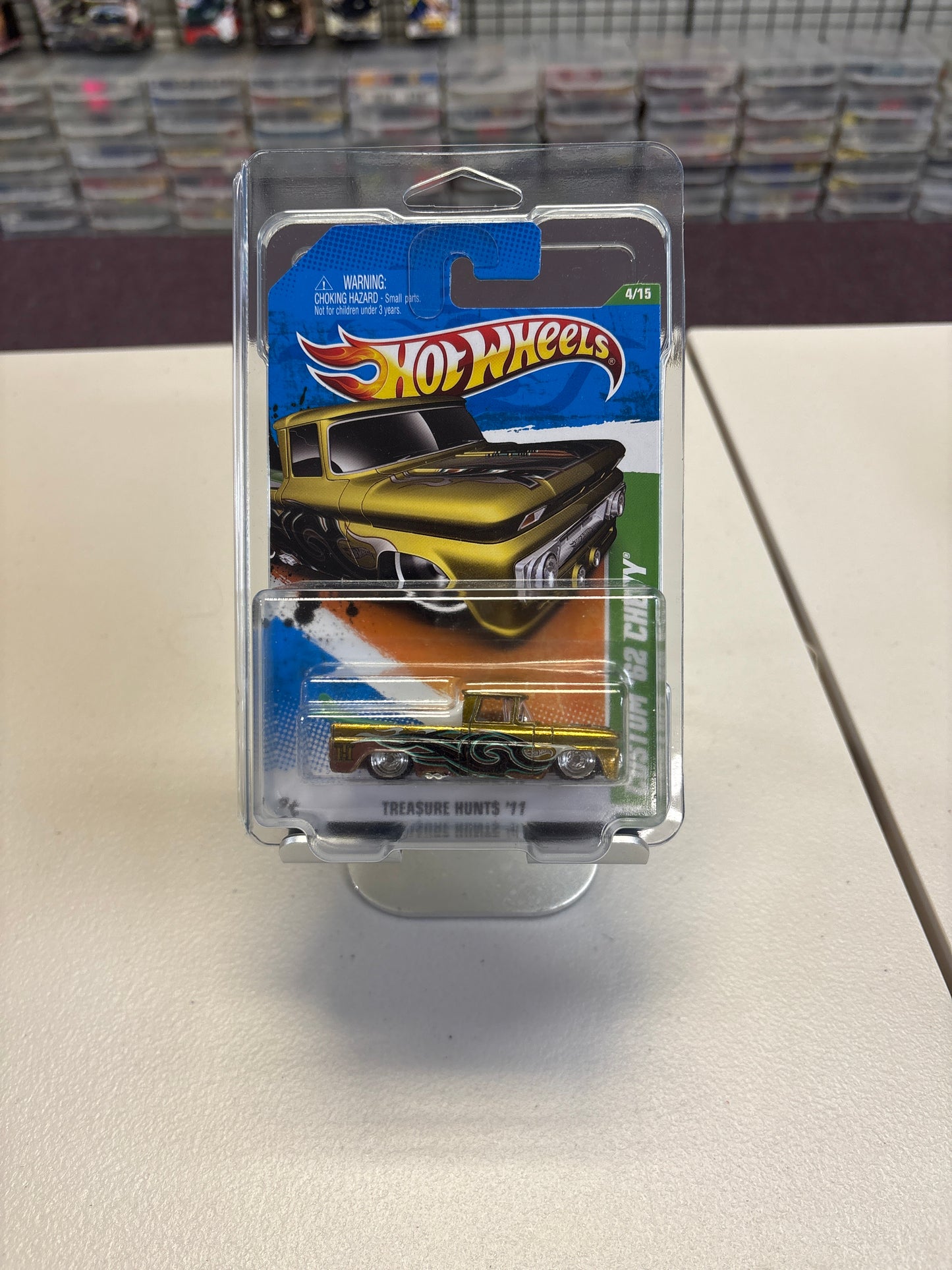 HOT WHEELS CUSTOM '62 CHEVY GOLD PICK UP TRUCK SUPER TREASURE HUNT '11