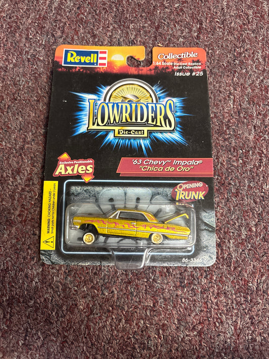1999 Revell LOWRIDERS GOLD 63 CHEVY IMPALA CHICA DE ORO #25 Opening Trunk