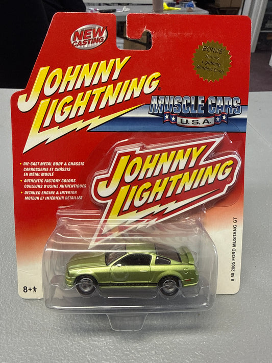 Johnny Lightning Muscle Cars #50 2005 Ford Mustang GT