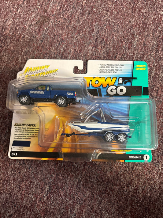 1985 Toyota SR5 Pickup Johnny Lightning Tow & Go 1:64 Scale