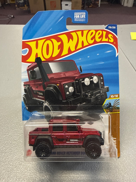 Hot Wheels ‘15 Land Rover Defender Double Cab