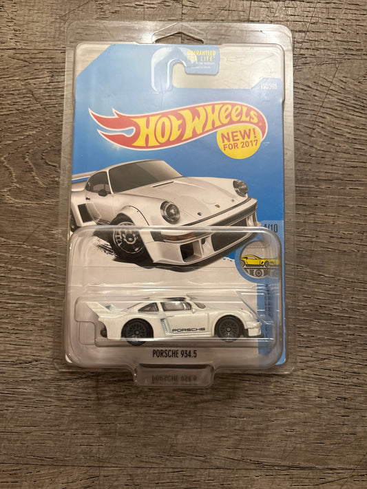 2017 Hot Wheels #153 Factory Fresh 4/10 PORSCHE 934.5 White