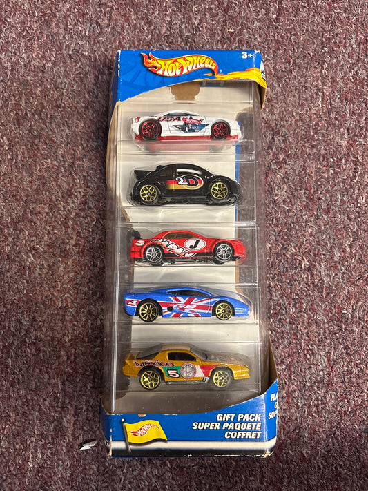 Hot Wheels Flag Flyers 5 Car Gift Pack - 2003 - INCLUDES RARE RED JAPAN SKYLINE!