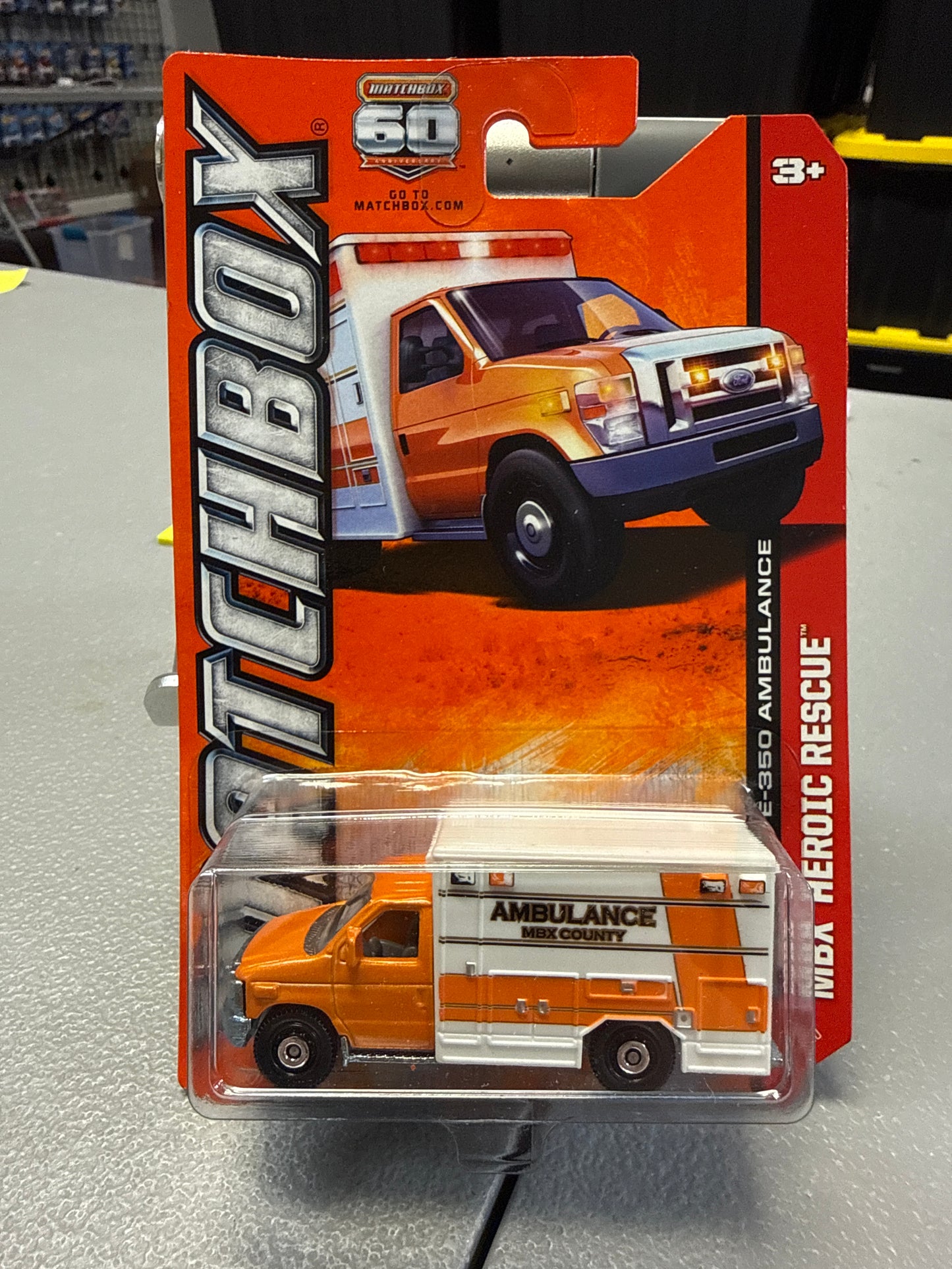 Matchbox Heroic Rescue 2009 Ford E-350 Ambulance