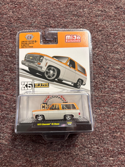 M2 Machines 1973 Chevrolet K5 Blazer With Removeable Hardtop - Orange/White 1:64