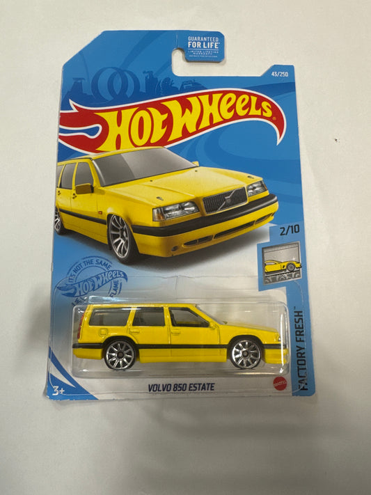 Hot Wheels Volvo 850 Estate Yellow Factory Fresh Series
