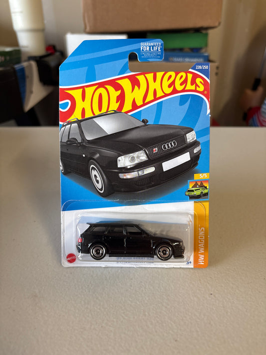Hot Wheels 94 Audi Avant RS2