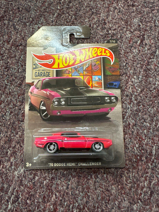 Hot Wheels Garage 70 Dodge Hemi Challenger