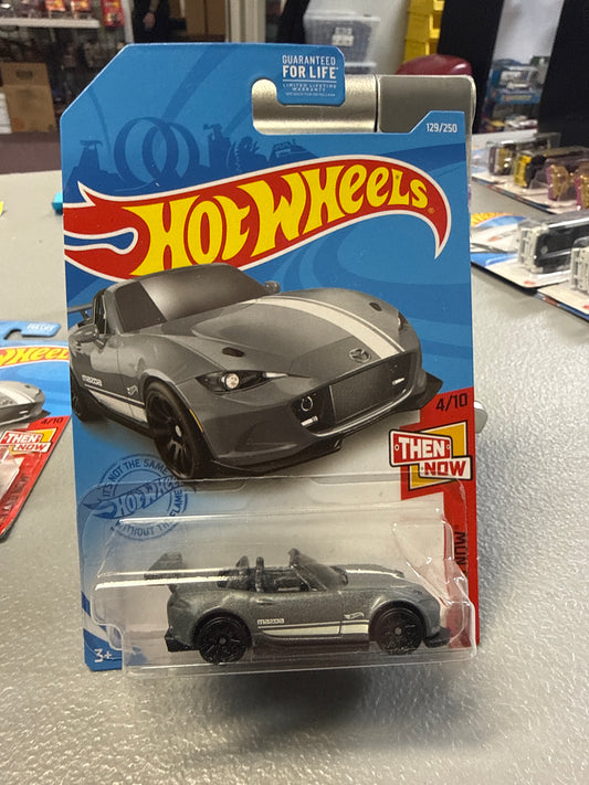 Hot Wheels ‘15 Mazda MX-5 Miata