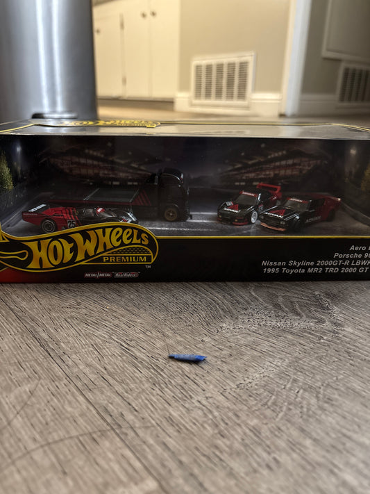 Hot Wheels Premium Collector Box Set ADVAN 2025 Diorama Garage