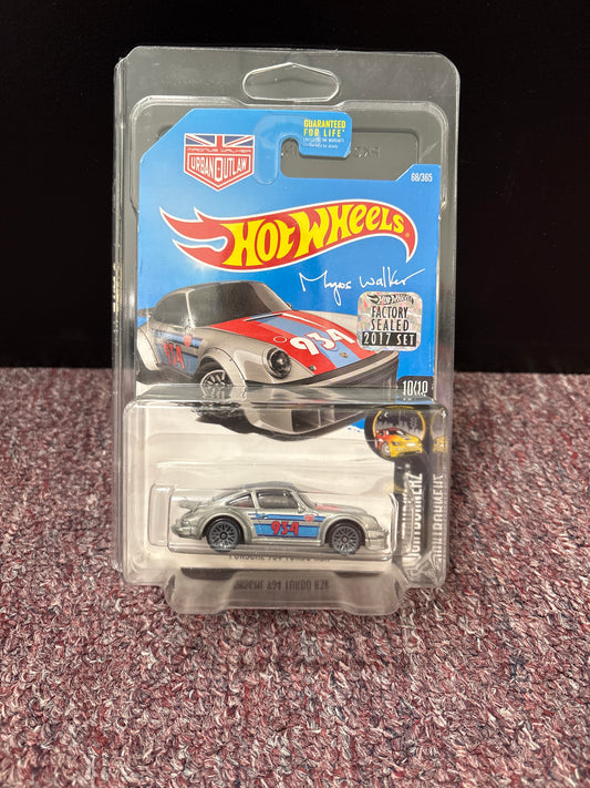 Hot Wheels 2017 Night Burnerz Magnus Walker Porsche 934 Turbo RSR HC12