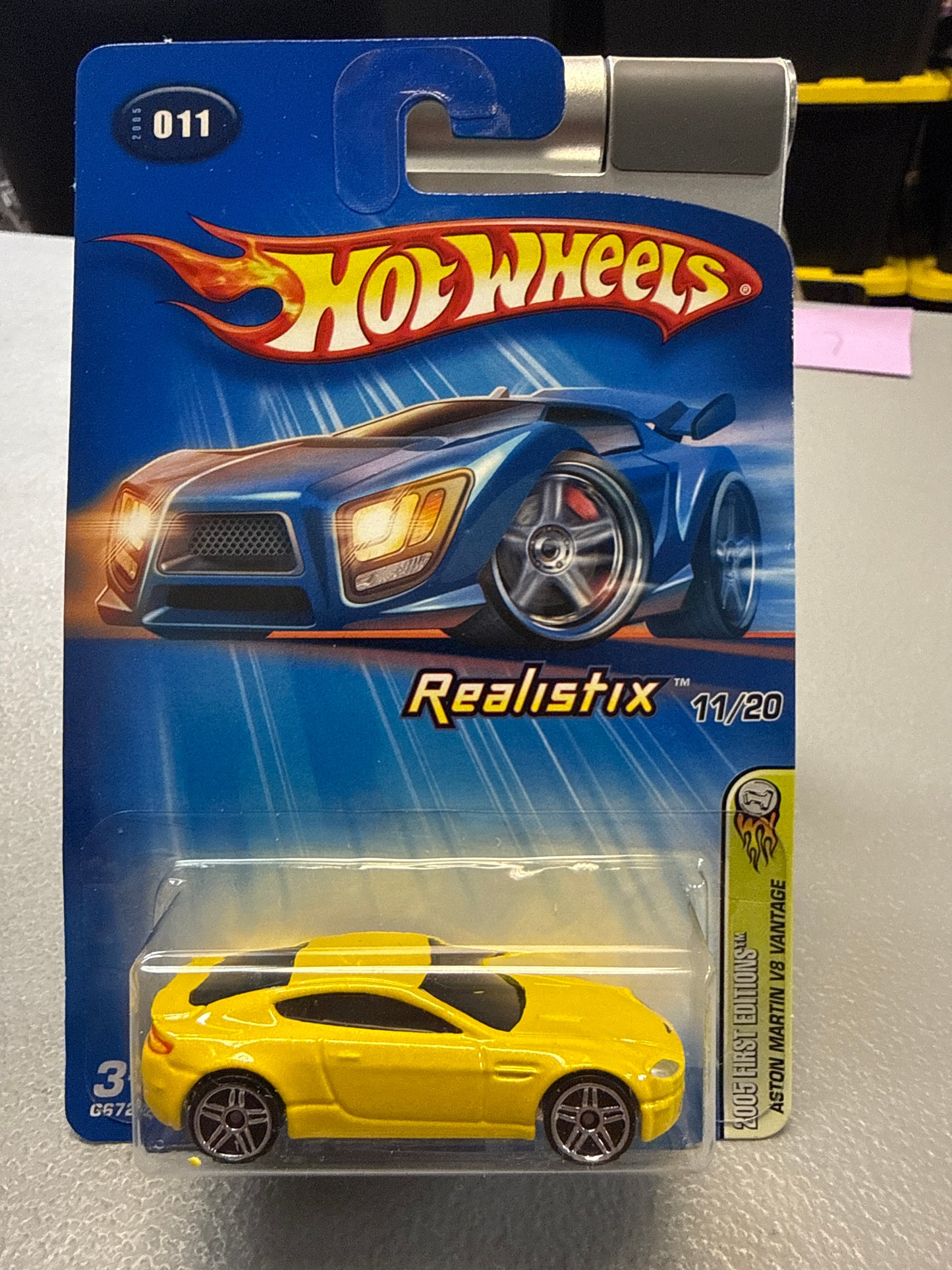Hot Wheels Realistix Aston Martin V8 Vantage