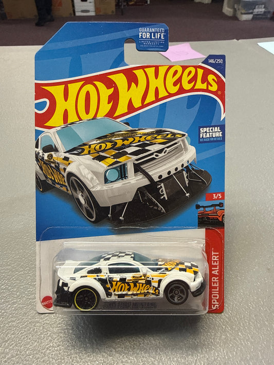 Hot Wheels 2005 Ford Mustang
