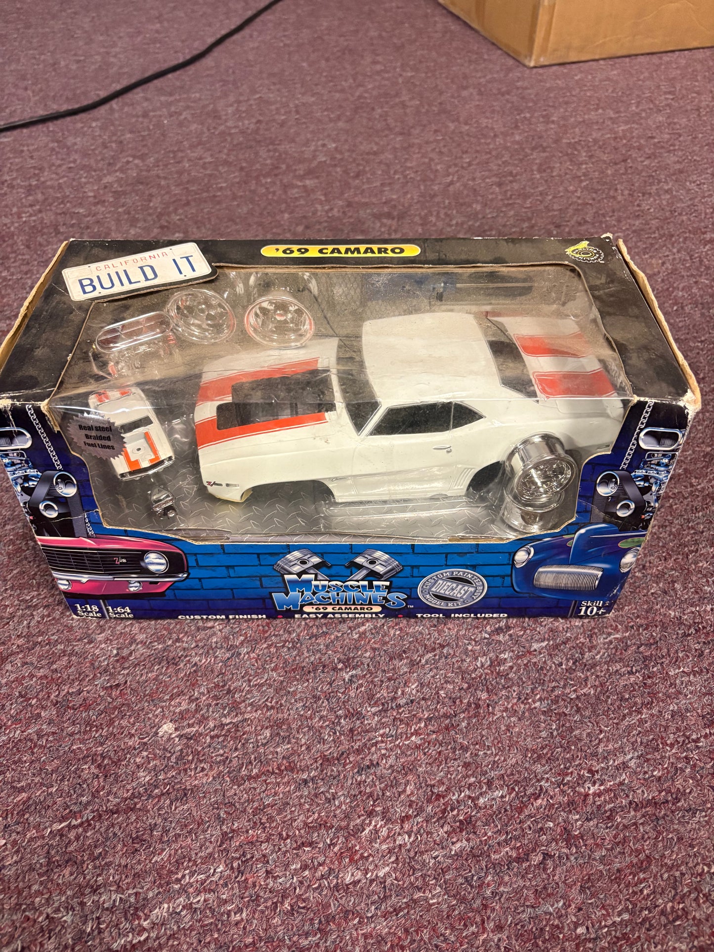 DAMAGED BOX Muscle Machine 1/18 Build iIt 69 Camaro